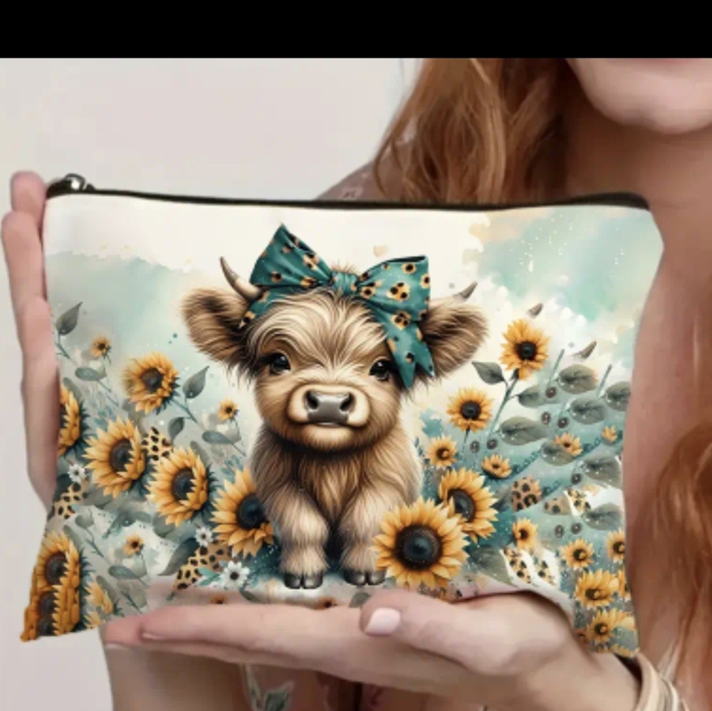 Adorable Cow Cosmetics Makeup/ Every Day Pouch New - Picture 2 of 9